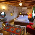 Bedrock Cave (adults Only) Homestay *