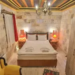 Bedrock Cave (adults Only) Homestay *
