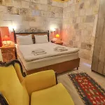 Bedrock Cave (adults Only) Homestay