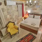 Bedrock Cave (adults Only) Homestay