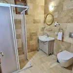 Bedrock Cave (adults Only) Homestay *