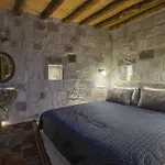 Bedrock Cave (adults Only) Homestay
