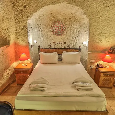 Bedrock Cave (adults Only) Homestay