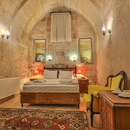 Bedrock Cave (adults Only) Homestay