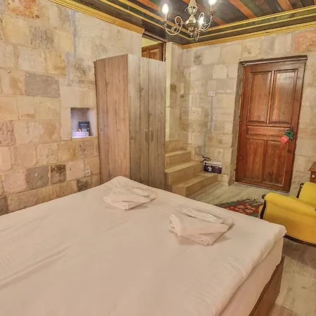 Homestay Bedrock Cave (adults Only) *