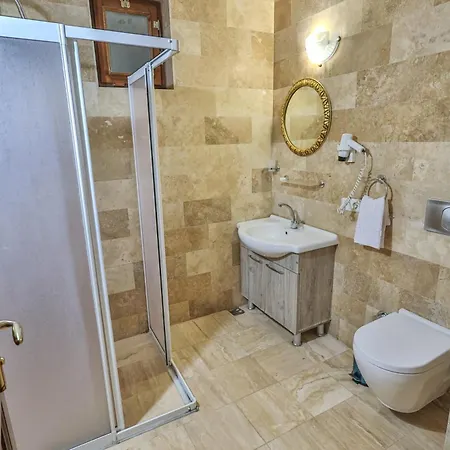 Bedrock Cave (adults Only) Homestay *