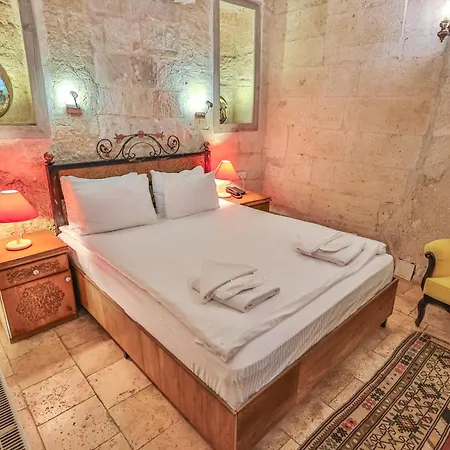 Bedrock Cave (adults Only) Homestay *