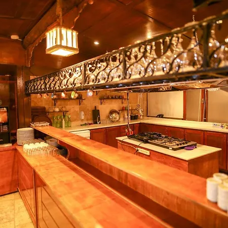 Bedrock Cave (adults Only) Homestay