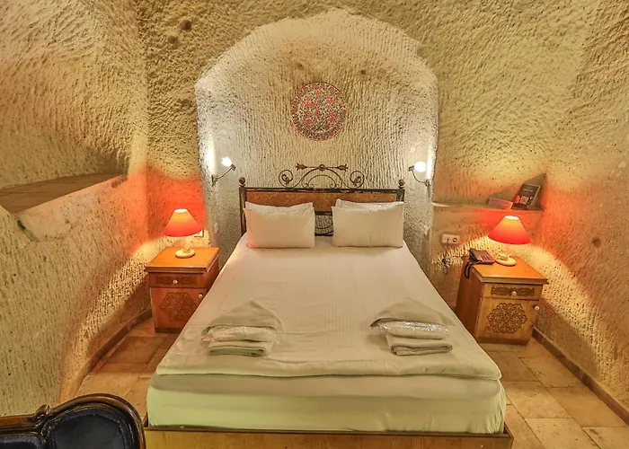 Bedrock Cave (adults Only) Homestay