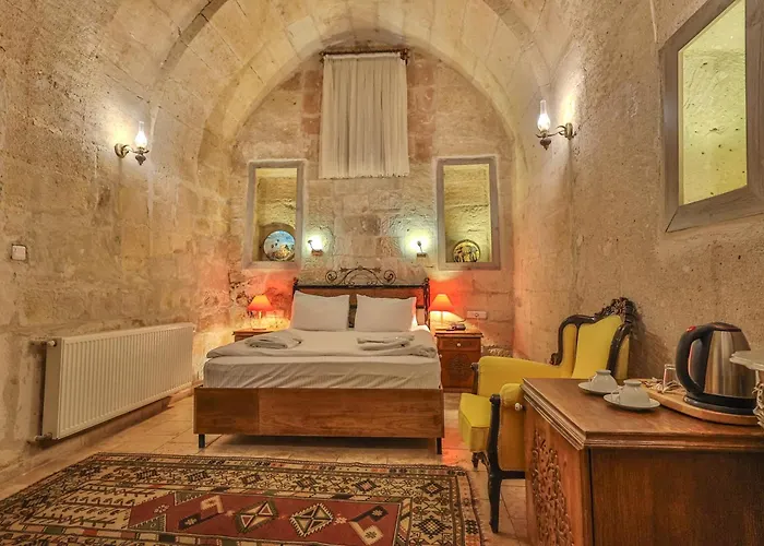 Bedrock Cave (adults Only) Homestay