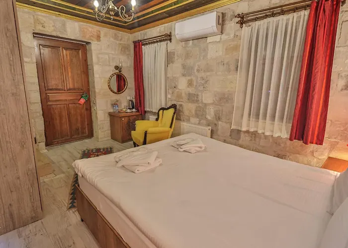 Bedrock Cave (adults Only) Δωμάτια σε οικογενειακή κατοικία Γκόρεμε