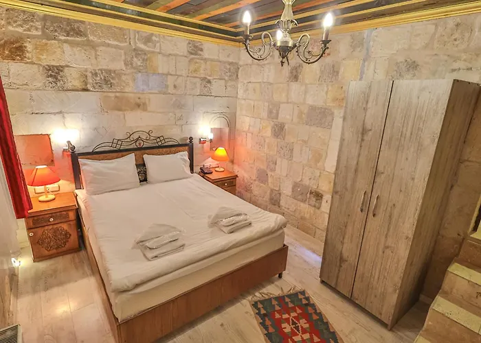 Bedrock Cave (adults Only) Homestay