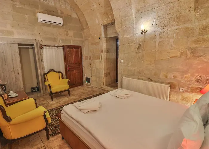 Δωμάτια σε οικογενειακή κατοικία Bedrock Cave (adults Only) *