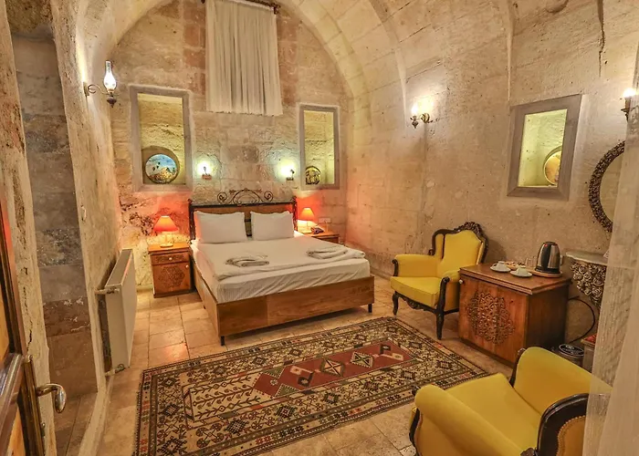 Bedrock Cave (adults Only) Homestay