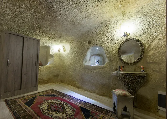 Bedrock Cave (adults Only) Homestay