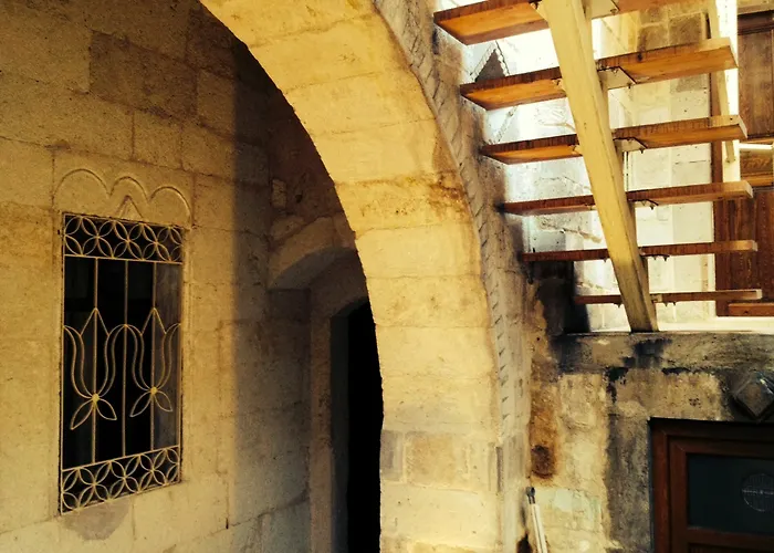 Bedrock Cave (adults Only) * Γκόρεμε